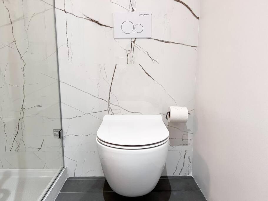 New Beautiful Modern One Bedroom Apt In Brooklyn At Rem-Casa New York Dış mekan fotoğraf